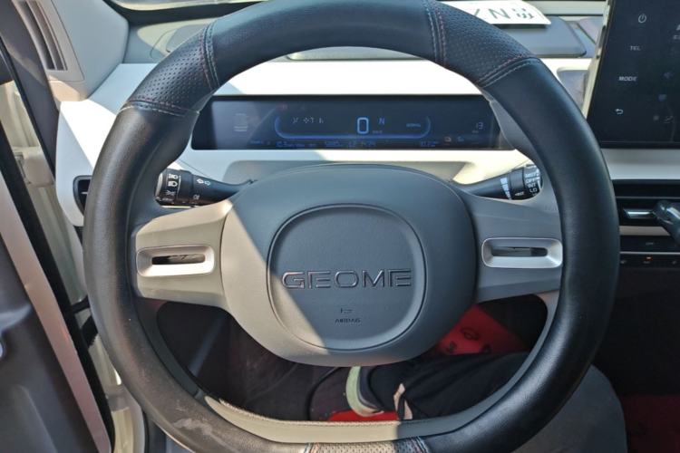 Used Geely Galaxy Panda 2024 Panda Mini 200km Endurance Bear Steering Wheel