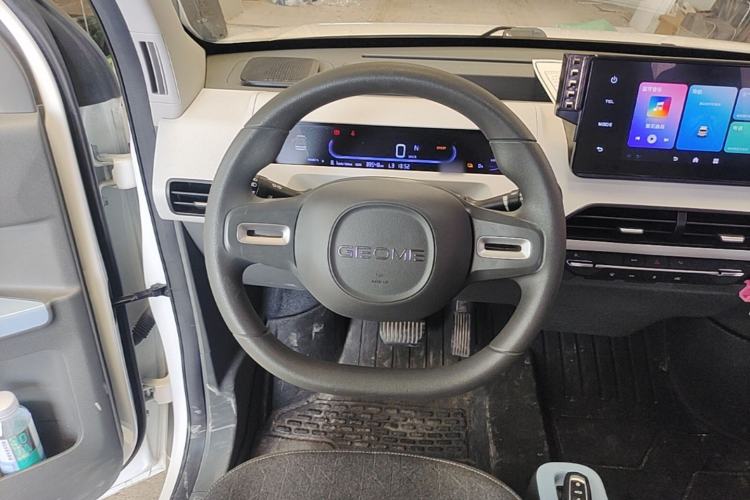 Used Geely Galaxy Panda 2024 Panda Mini 200km Endurance Bear Steering Wheel