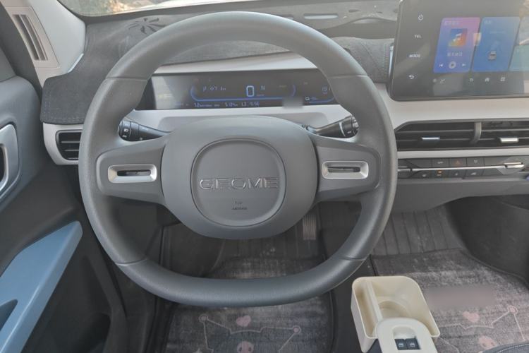 Used Geely Galaxy Panda 2024 Panda Mini 200km Endurance Bear Steering Wheel