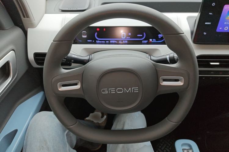 Used Geely Galaxy Panda 2024 Panda Mini 200km Endurance Bear Steering Wheel
