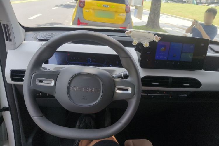 Used Geely Galaxy Panda 2024 Panda Mini 200km Longteng PRO Edition Steering Wheel
