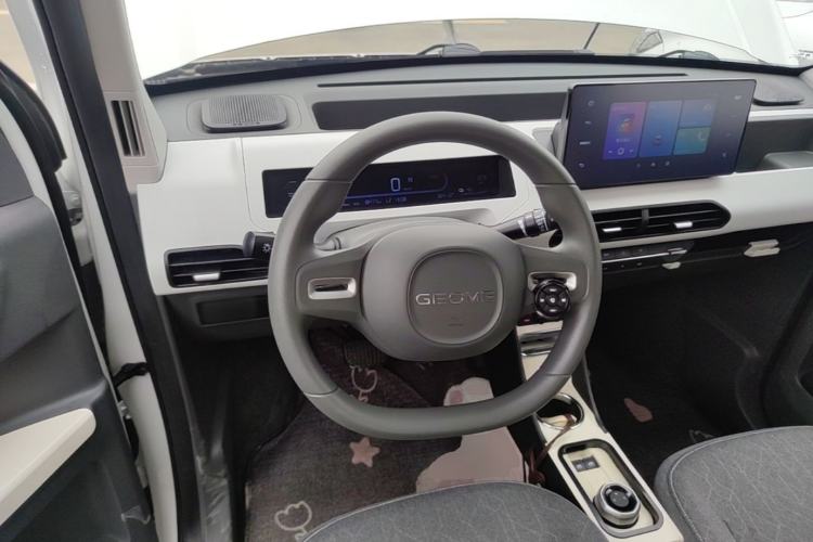 Used Geely Galaxy Panda 2024 Panda Mini 200km Endurance Bear Steering Wheel