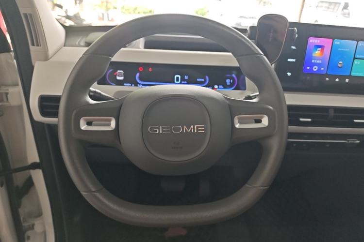 Used Geely Galaxy Panda 2024 Panda Mini 200km Endurance Bear Steering Wheel