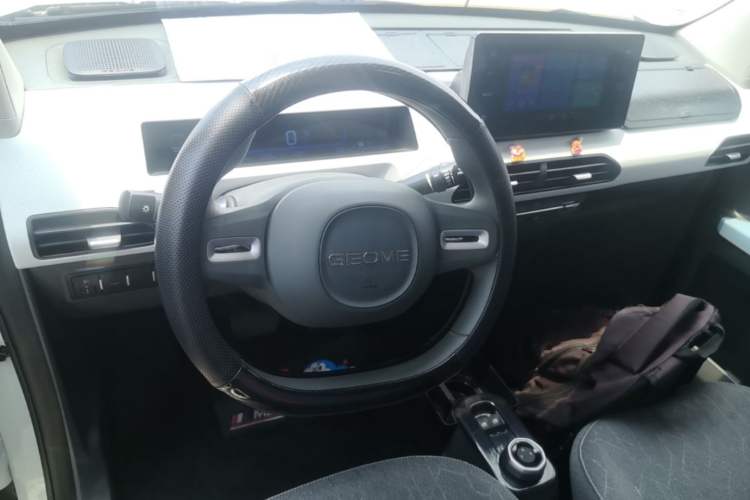 Used Geely Galaxy Panda 2024 Panda Mini 200km Endurance Bear Steering Wheel