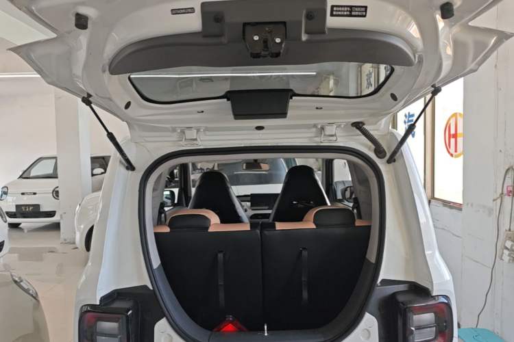 Used Geely Galaxy Panda 2024 Panda Mini 200km Endurance Bear Trunk