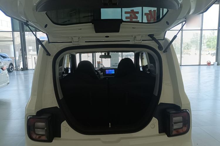 Used Geely Galaxy Panda 2024 Panda Mini 200km Endurance Bear Trunk