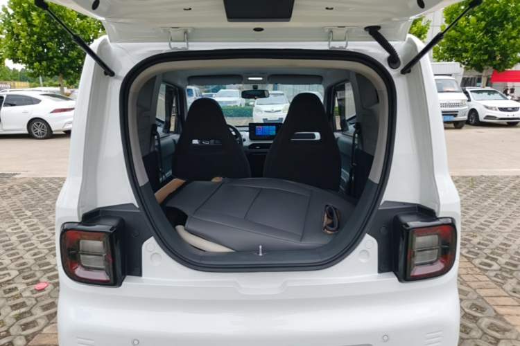 Used Geely Galaxy Panda 2024 Panda Mini 200km Endurance Bear Trunk