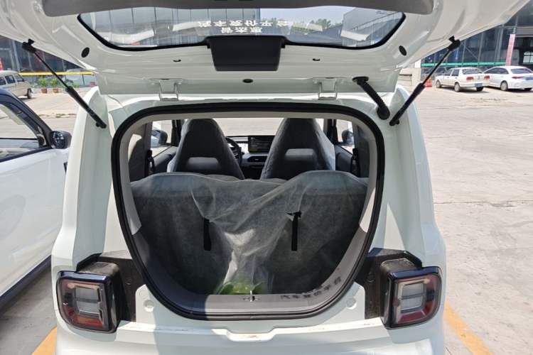 Used Geely Galaxy Panda 2024 Panda Mini 200km Endurance Bear Trunk