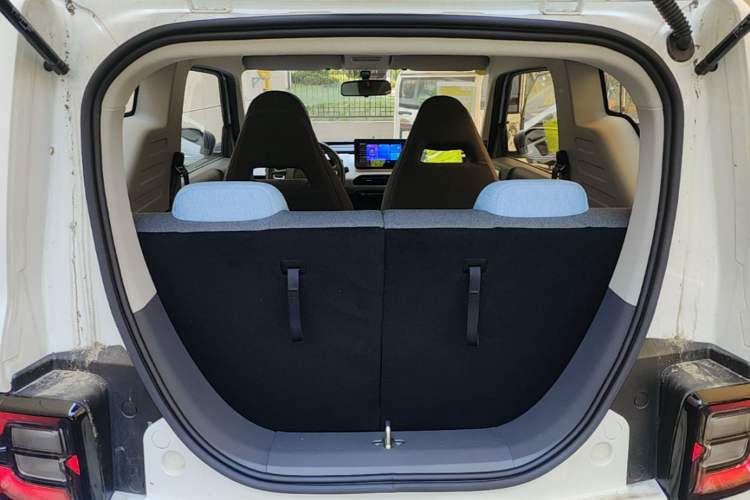 Used Geely Galaxy Panda 2024 Panda Mini 200km Endurance Bear Trunk