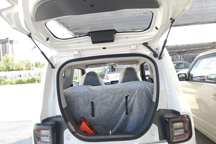 Used Geely Galaxy Panda 2024 Panda Mini 200km Endurance Bear Trunk