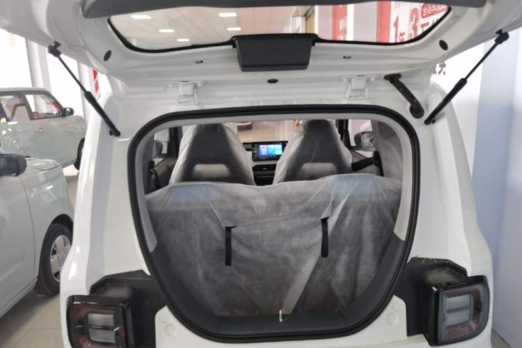 Used Geely Galaxy Panda 2024 Panda Mini 200km Endurance Bear Trunk