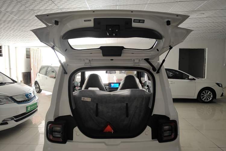 Used Geely Galaxy Panda 2024 Panda Mini 200km Endurance Bear Trunk