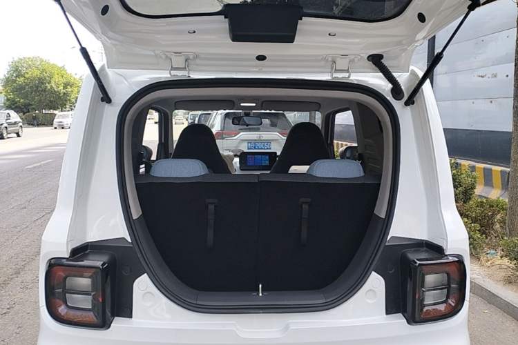 Used Geely Galaxy Panda 2024 Panda Mini 200km Endurance Bear Trunk