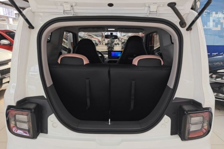 Used Geely Galaxy Panda 2024 Panda Mini 200km Endurance Bear Trunk