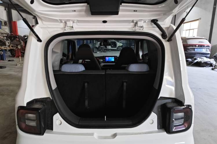 Used Geely Galaxy Panda 2024 Panda Mini 200km Endurance Bear Trunk