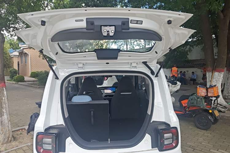 Used Geely Galaxy Panda 2024 Panda Mini 200km Endurance Bear Trunk