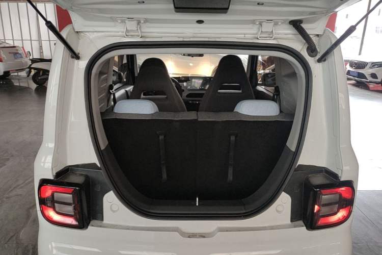 Used Geely Galaxy Panda 2024 Panda Mini 200km Endurance Bear Trunk