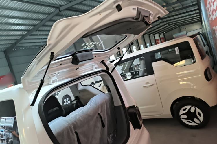 Used Geely Galaxy Panda 2024 Panda Mini 200km Endurance Bear Trunk