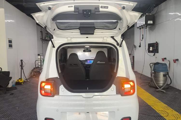 Used Geely Galaxy Panda 2024 Panda Mini 200km Endurance Bear Trunk