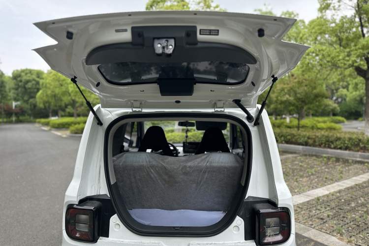 Used Geely Galaxy Panda 2024 Panda Mini 200km Endurance Bear Trunk
