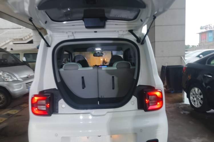 Used Geely Galaxy Panda 2024 Panda Mini 200km Endurance Bear Trunk