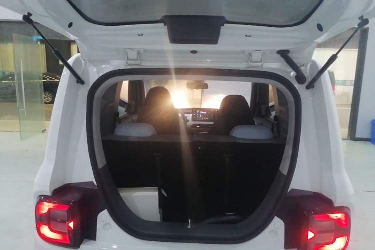 Used Geely Galaxy Panda 2024 Panda Mini 200km Endurance Bear Trunk