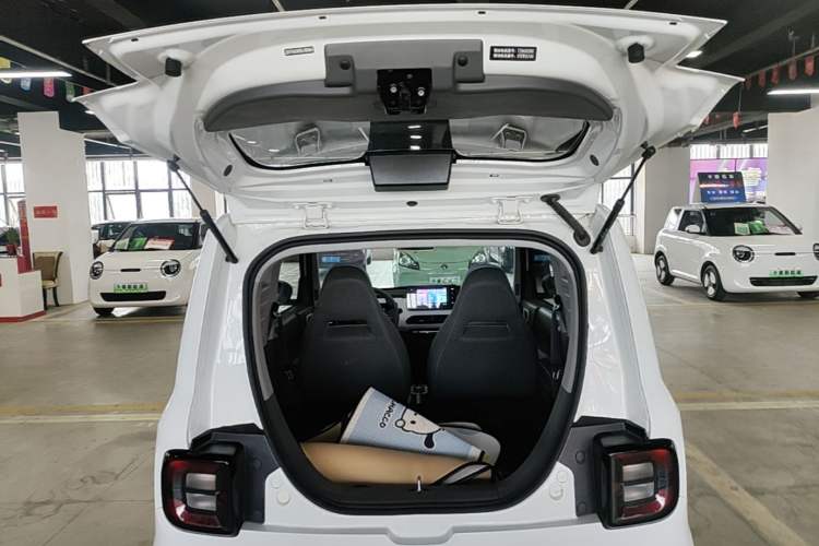 Used Geely Galaxy Panda 2024 Panda Mini 200km Endurance Bear Trunk