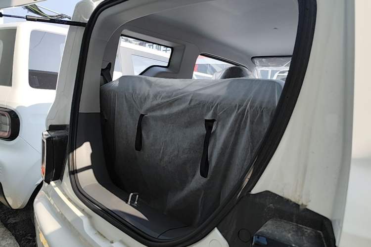 Used Geely Galaxy Panda 2024 Panda Mini 200km Endurance Bear Trunk