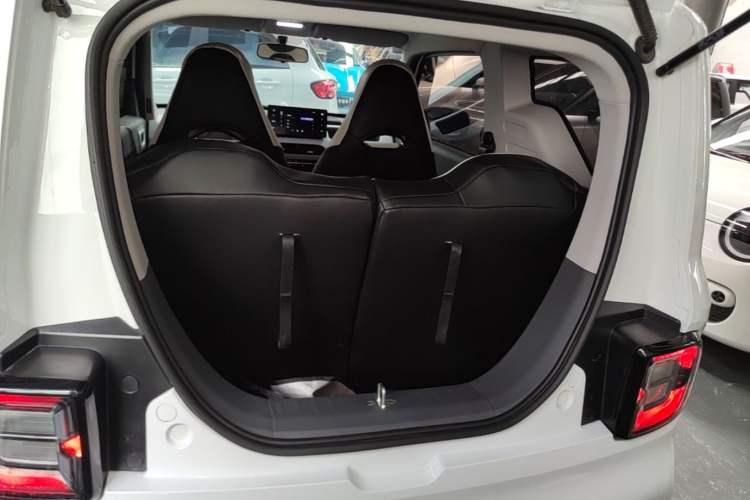 Used Geely Galaxy Panda 2024 Panda Mini 200km Endurance Bear Trunk