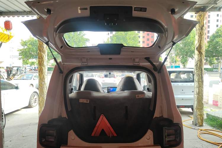 Used Geely Galaxy Panda 2024 Panda Mini 200km Endurance Bear Trunk