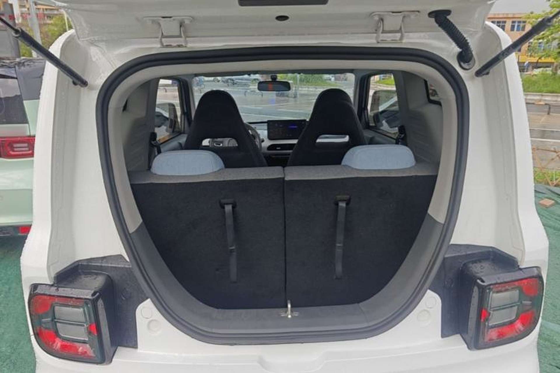 Used Geely Galaxy Panda 2024 Panda Mini 200km Endurance Bear Trunk