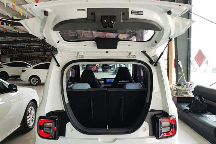 Used Geely Galaxy Panda 2024 Panda Mini 200km Endurance Bear Trunk