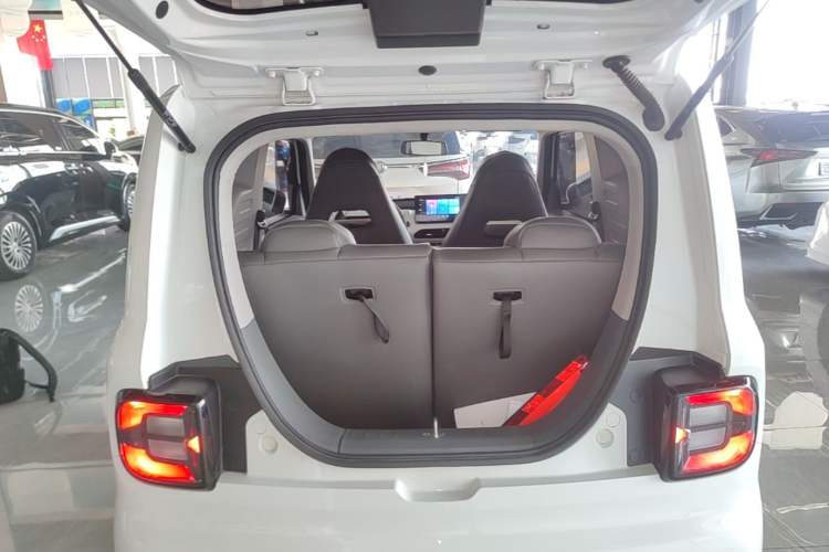 Used Geely Galaxy Panda 2024 Panda Mini 200km Endurance Bear Trunk