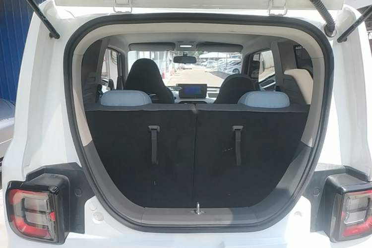 Used Geely Galaxy Panda 2024 Panda Mini 200km Endurance Bear Trunk
