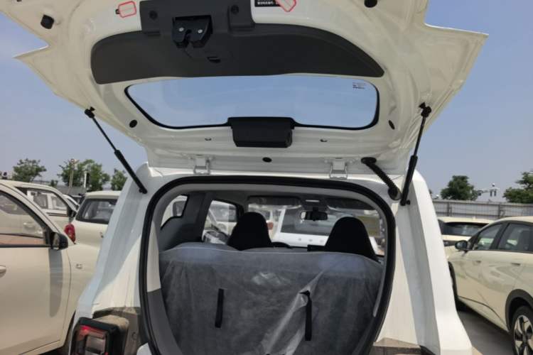 Used Geely Galaxy Panda 2024 Panda Mini 200km Endurance Bear Trunk