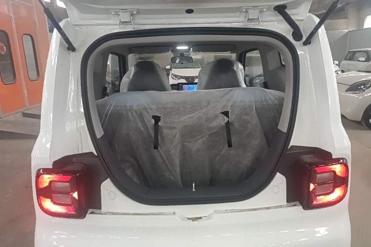 Used Geely Galaxy Panda 2024 Panda Mini 200km Endurance Bear Trunk