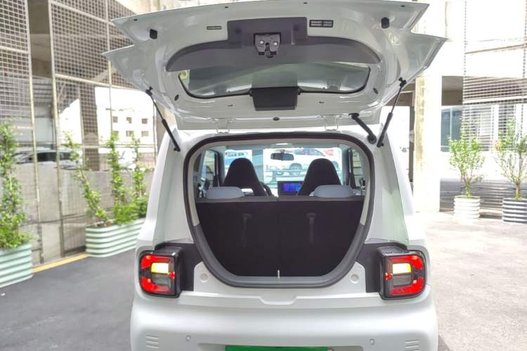 Used Geely Galaxy Panda 2024 Panda Mini 200km Endurance Bear Trunk