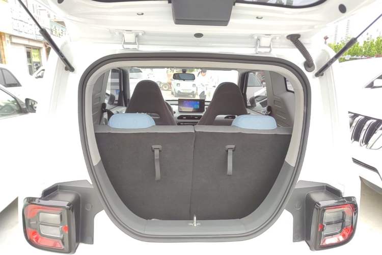 Used Geely Galaxy Panda 2024 Panda Mini 200km Endurance Bear Trunk