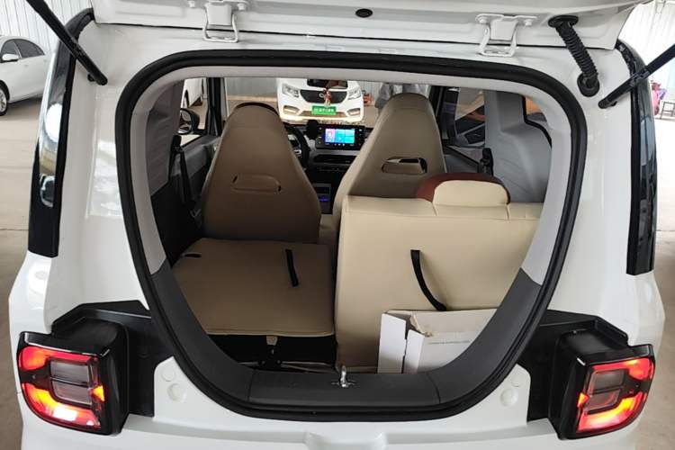 Used Geely Galaxy Panda 2024 Panda Mini 200km Endurance Bear Trunk