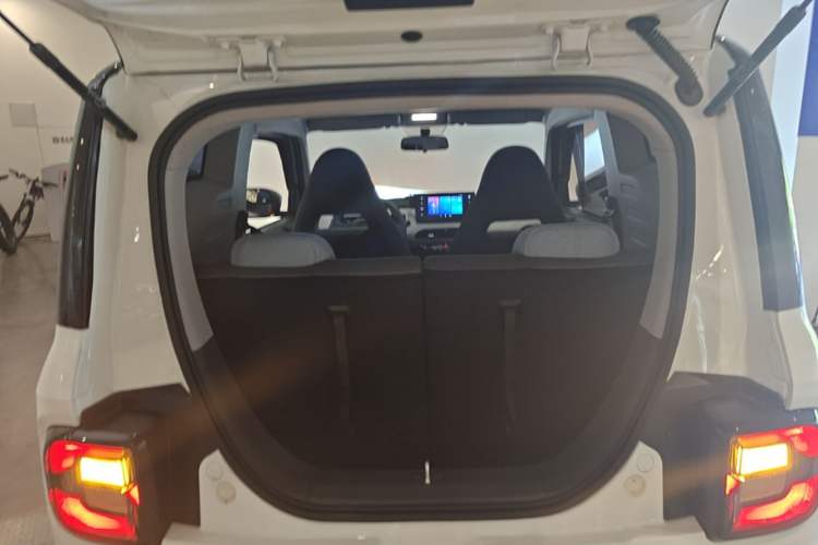 Used Geely Galaxy Panda 2024 Panda Mini 200km Endurance Bear Trunk