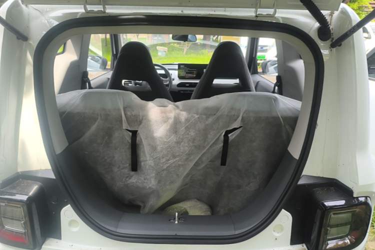 Used Geely Galaxy Panda 2024 Panda Mini 200km Endurance Bear Trunk