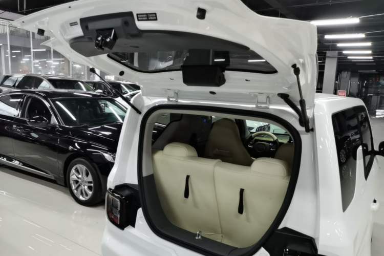 Used Geely Galaxy Panda 2024 Panda Mini 200km Endurance Bear Trunk