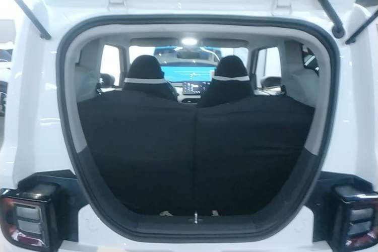 Used Geely Galaxy Panda 2024 Panda Mini 200km Endurance Bear Trunk