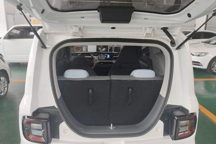 Used Geely Galaxy Panda 2024 Panda Mini 200km Endurance Bear Trunk