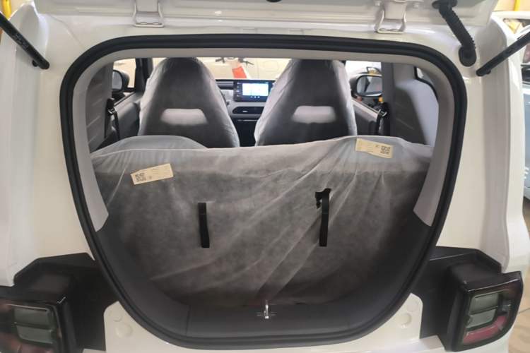 Used Geely Galaxy Panda 2024 Panda Mini 200km Endurance Bear Trunk