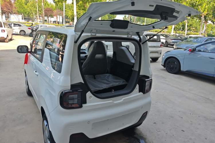 Used Geely Galaxy Panda 2024 Panda Mini 200km Endurance Bear Trunk