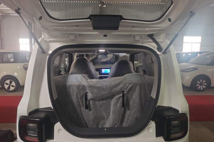 Used Geely Galaxy Panda 2024 Panda Mini 200km Endurance Bear Trunk