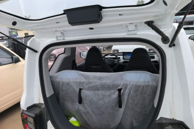 Used Geely Galaxy Panda 2024 Panda Mini 200km Endurance Bear Trunk
