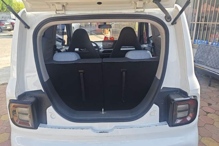 Used Geely Galaxy Panda 2024 Panda Mini 200km Endurance Bear Trunk
