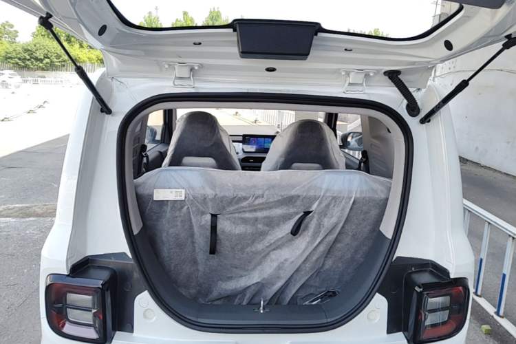 Used Geely Galaxy Panda 2024 Panda Mini 200km Endurance Bear Trunk